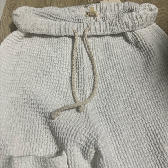 BRAND NEW ✨ Donni White Waffle Pants | Size: M - Picture 3 of 6